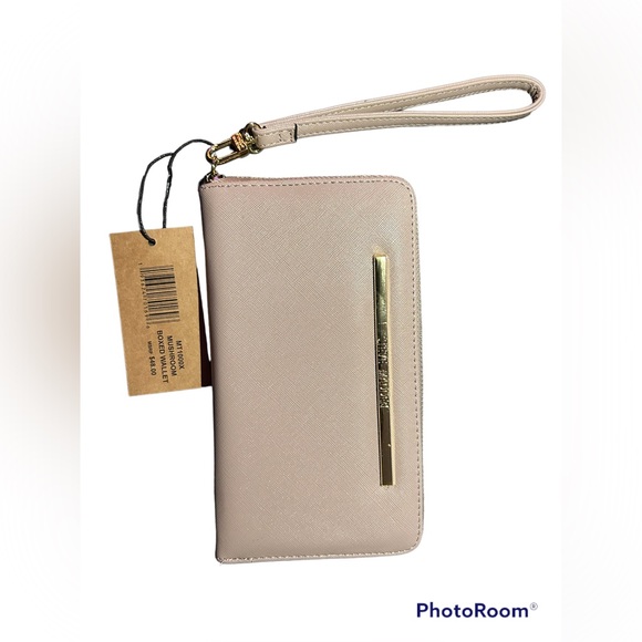 Steve Madden Handbags - Steve Madden Light Lilac Wallet NWT